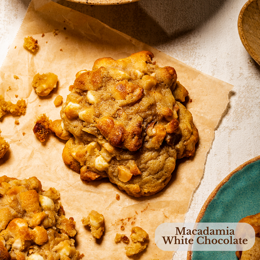 GOLDEN GIRL - Macadamia White Chocolate